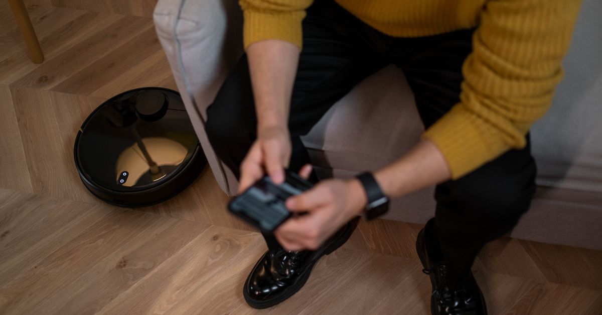 Best Robot Vacuum UK 2026: Navigation, Suction and Self-Emptying Docks